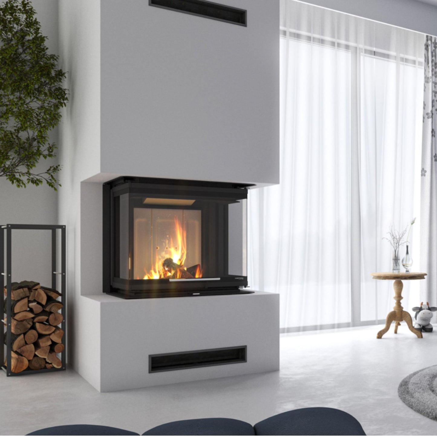 Kaminski vložek s tristransko zasteklitvijo in dvižnim odpiranjem vrat v prostoru