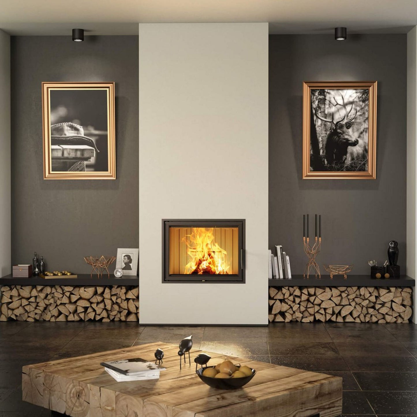 Obzidan kaminski vložek z ravno zasteklitvijo, obzidava je bele barve