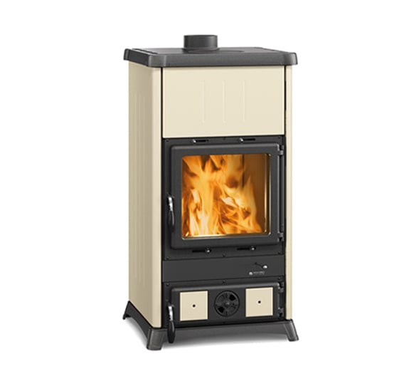 kaminska peč v bež barvi