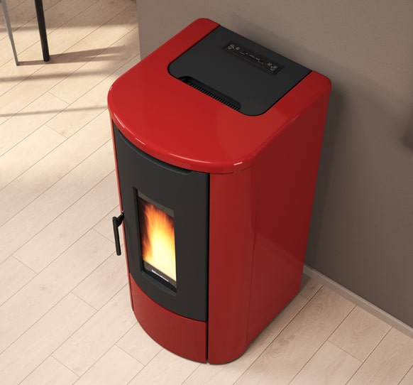 Kaminska peč na pelete v rdeči barvi